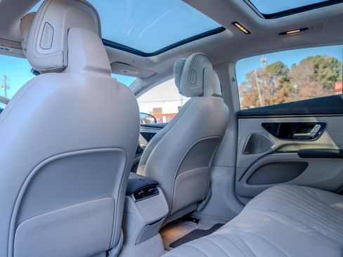 Used 2022 Mercedes-Benz EQS 580 580 image 20