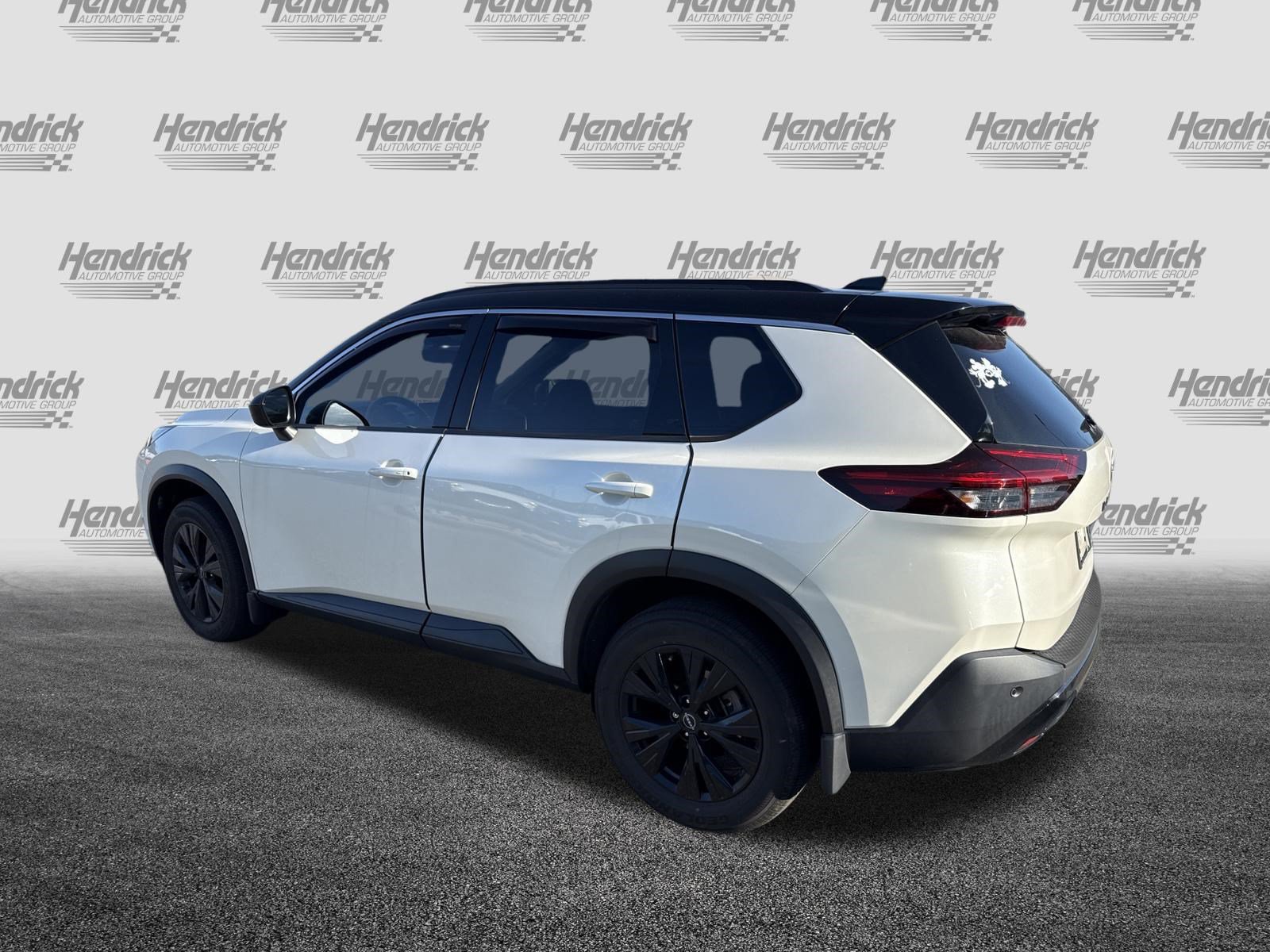 Used 2023 Nissan Rogue SV w/ SV Premium B Package FWD image 8