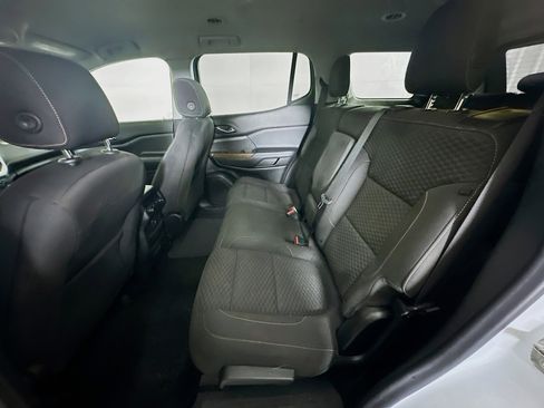 Used 2019 GMC Acadia SLE image 27