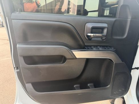 Used 2018 Chevrolet Silverado 2500 LT AWD/4WD image 9