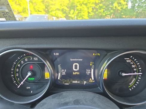Used 2023 Jeep Wrangler Unlimited Sahara w/ Cold Weather Group AWD/4WD image 15