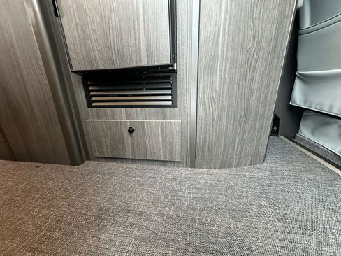 Used 2024 Mercedes-Benz Sprinter 3500 image 68