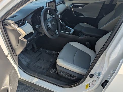 Used 2024 Toyota RAV4 XLE Premium image 9