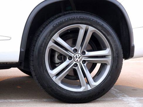 Used 2017 Volkswagen Tiguan Sport image 26