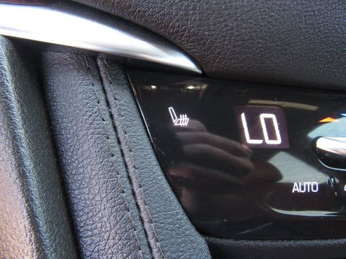Used 2023 Cadillac XT5 Premium Luxury w/ Technology Package FWD image 21