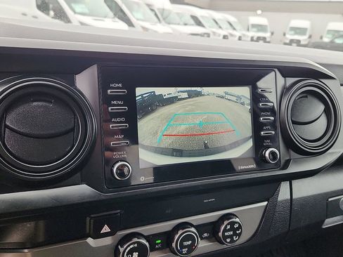Used 2022 Toyota Tacoma SR image 10