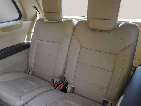 Used 2014 Mercedes-Benz GL 550 4MATIC image 18