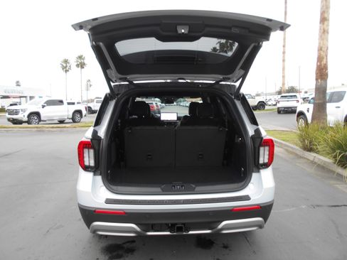 New 2026 Ford Explorer Platinum image 27