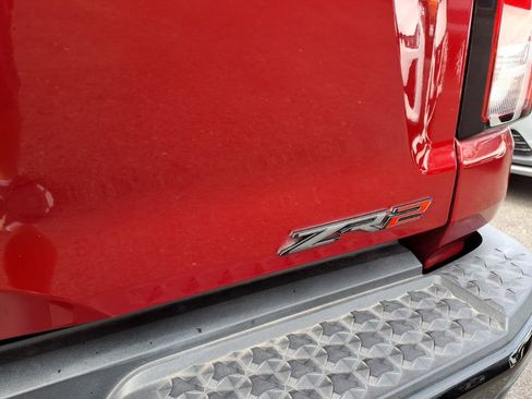 Used 2024 Chevrolet Colorado ZR2 w/ ZR2 Convenience Package III AWD/4WD image 13