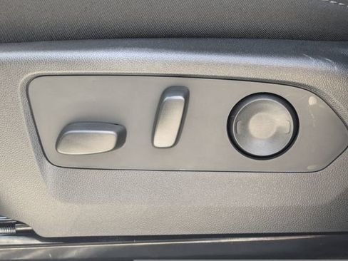 Used 2026 Chevrolet Colorado LT AWD/4WD image 22