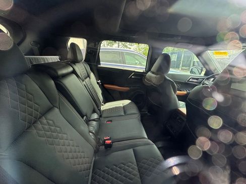 Used 2024 Mitsubishi Outlander SEL image 4