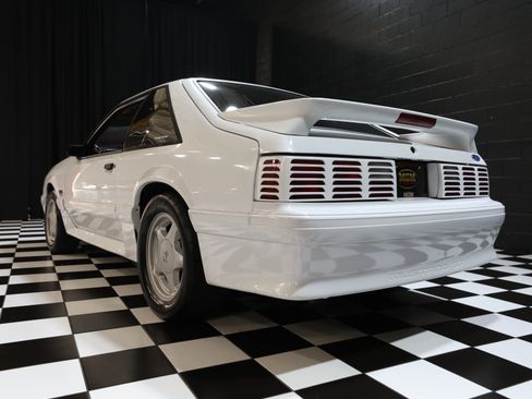 Used 1992 Ford Mustang GT RWD image 24