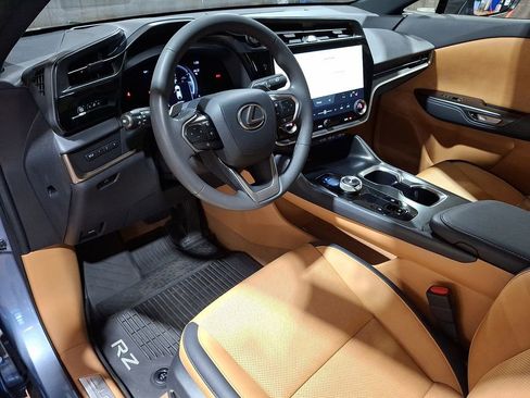 Used 2024 Lexus RZ 450e Premium w/ Technology Package AWD/4WD image 10
