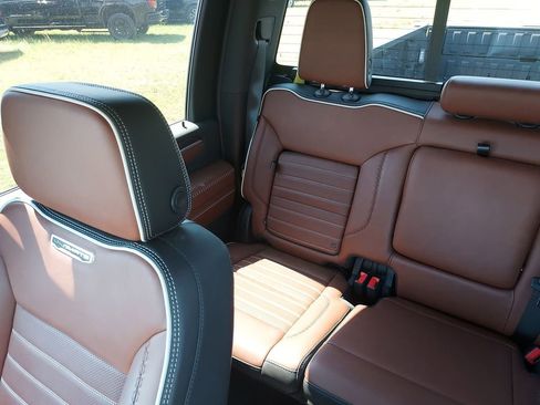 Used 2024 GMC Sierra 3500 Denali Ultimate AWD/4WD image 12