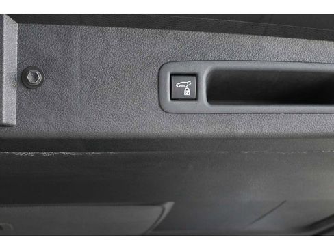 Used 2024 Toyota Sienna Platinum FWD image 27