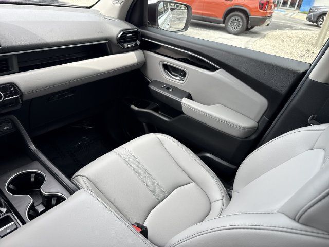 New 2025 Honda Pilot Touring image 23