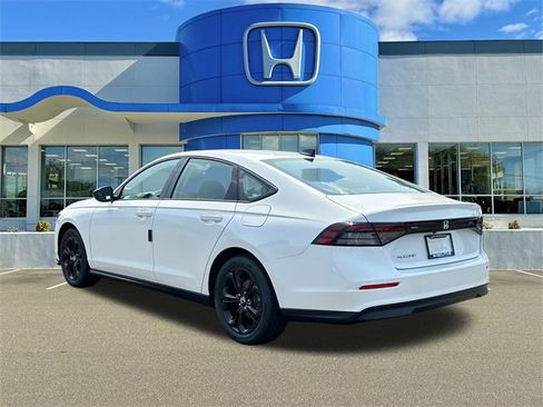 New 2025 Honda Accord SE image 4