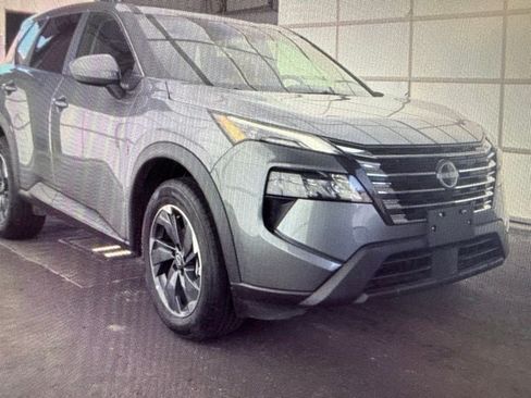 Certified 2025 Nissan Rogue SV FWD image 1