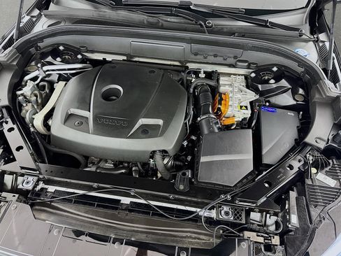 Used 2025 Volvo XC60 T8 Ultra w/ Protection Package Premier image 32