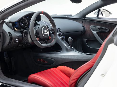 Used 2021 Bugatti Chiron Pur Sport image 15