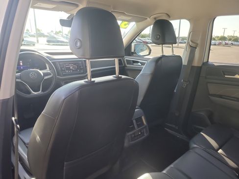 Used 2023 Volkswagen Atlas SE image 13
