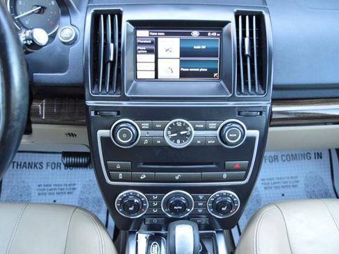 Used 2013 Land Rover LR2 HSE AWD/4WD image 21