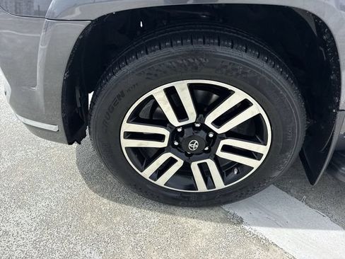 Used 2019 Toyota 4Runner Limited AWD/4WD image 10