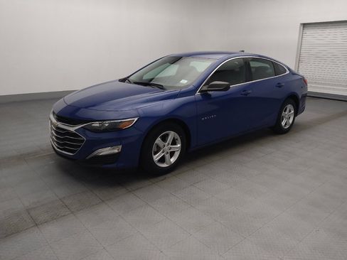 Used 2023 Chevrolet Malibu LS FWD image 2