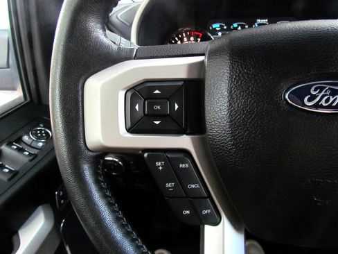 Used 2018 Ford F150 Lariat w/ Trailer Tow Package image 29