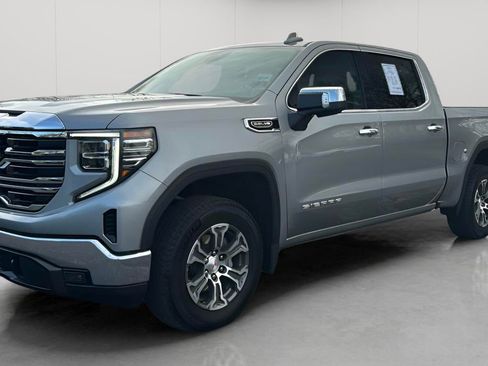 Used 2025 GMC Sierra 1500 SLT AWD/4WD image 9