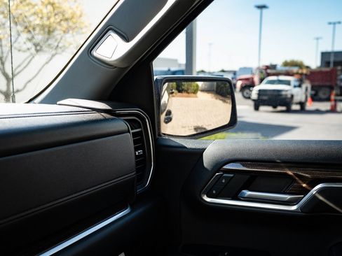 Used 2022 Chevrolet Silverado 1500 LT image 33