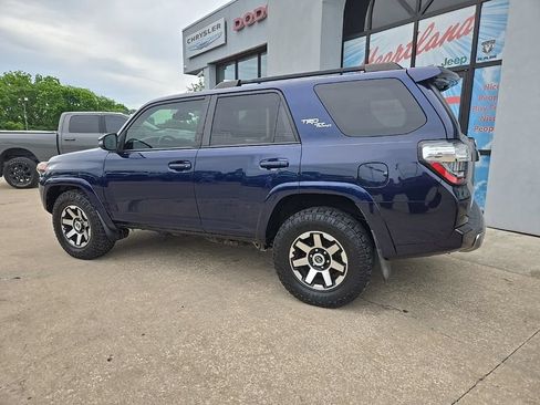 Used 2020 Toyota 4Runner TRD Off-Road Premium w/ Moonroof Package AWD/4WD image 9