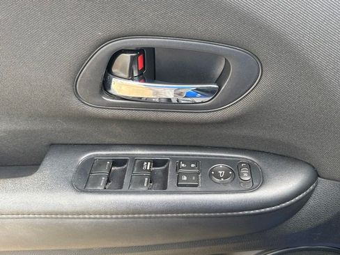 Used 2019 Honda HR-V Sport image 11