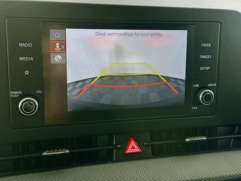 Used 2025 Kia Sportage LX FWD image 21
