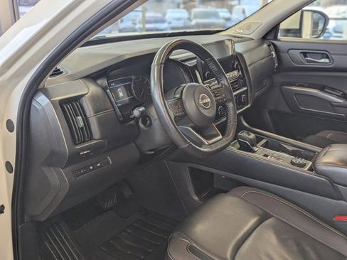 Certified 2024 Nissan Pathfinder SL w/ SL Premium Package image 12