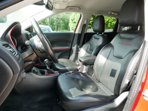Used 2019 Jeep Compass Trailhawk w/ Leather Interior Group AWD/4WD image 33