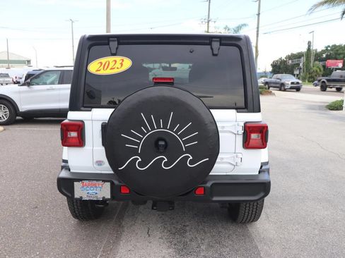 Used 2023 Jeep Wrangler Unlimited Sahara w/ LED Lighting Group AWD/4WD image 13
