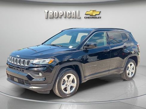 Used 2024 Jeep Compass Latitude image 1