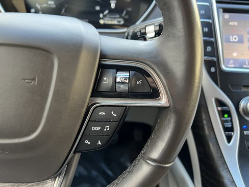 Used 2019 Lincoln Nautilus Reserve image 28