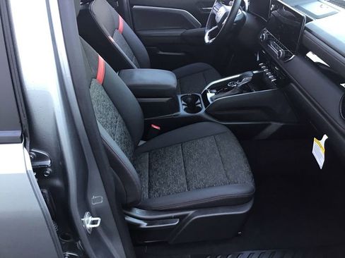 Used 2024 Chevrolet Colorado Z71 w/ Z71 Convenience Package 2 image 11