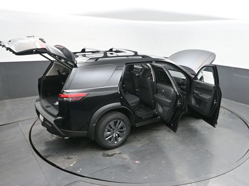 New 2025 Nissan Pathfinder SV w/ SV Premium Package image 46