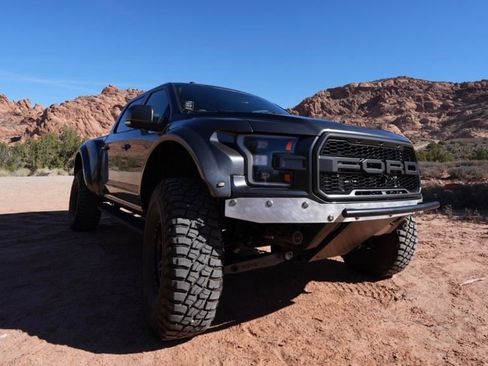 Used 2017 Ford F150 Raptor w/ Equipment Group 802A Luxury image 2