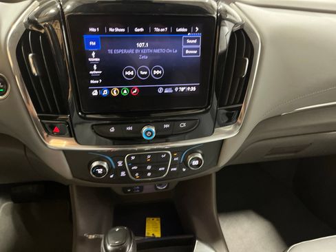 Used 2020 Chevrolet Traverse LT w/ LT Premium Package FWD image 27