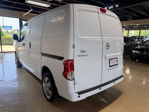 Used 2017 Nissan NV200 SV FWD image 5