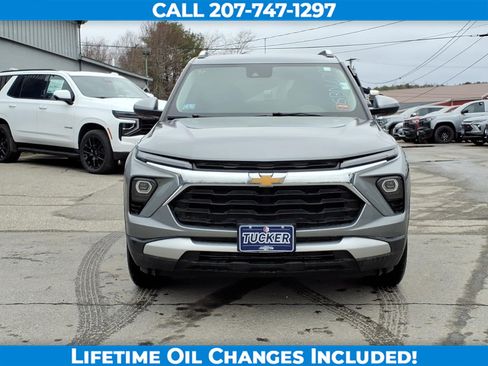 Used 2025 Chevrolet TrailBlazer LT AWD/4WD image 2