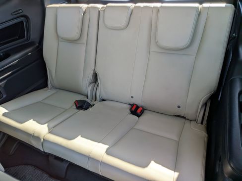 Certified 2022 Subaru Ascent Limited w/ Technology Package image 32