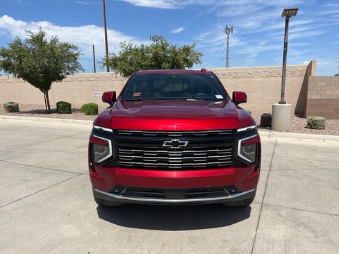 Used 2025 Chevrolet Suburban High Country w/ Sun And Tow Package AWD/4WD image 2