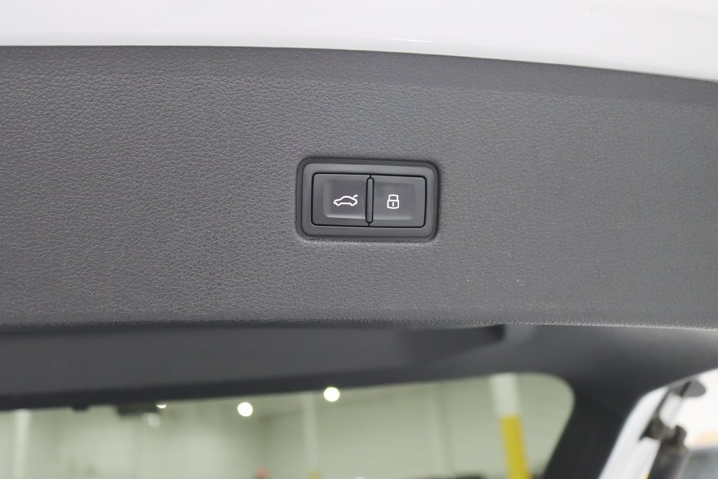 Used 2026 Audi RS Q8 performance AWD/4WD image 48