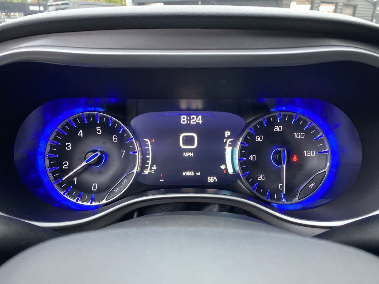 Used 2025 Chrysler Pacifica Select FWD image 27