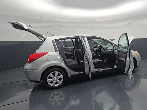 Used 2009 Nissan Versa Hatchback FWD image 23